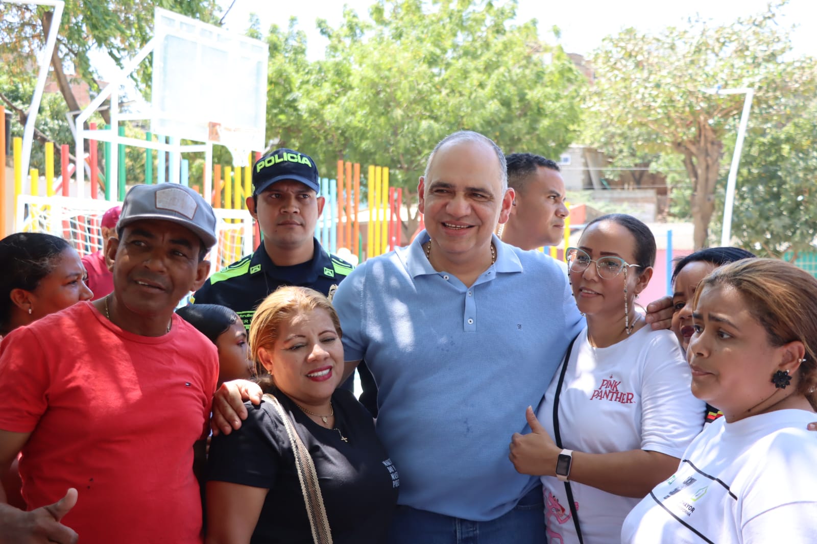 Este es un año de resultados: Alcalde Carlos Pinedo en entrega de la renovación de la cancha polideportiva de Chimila II