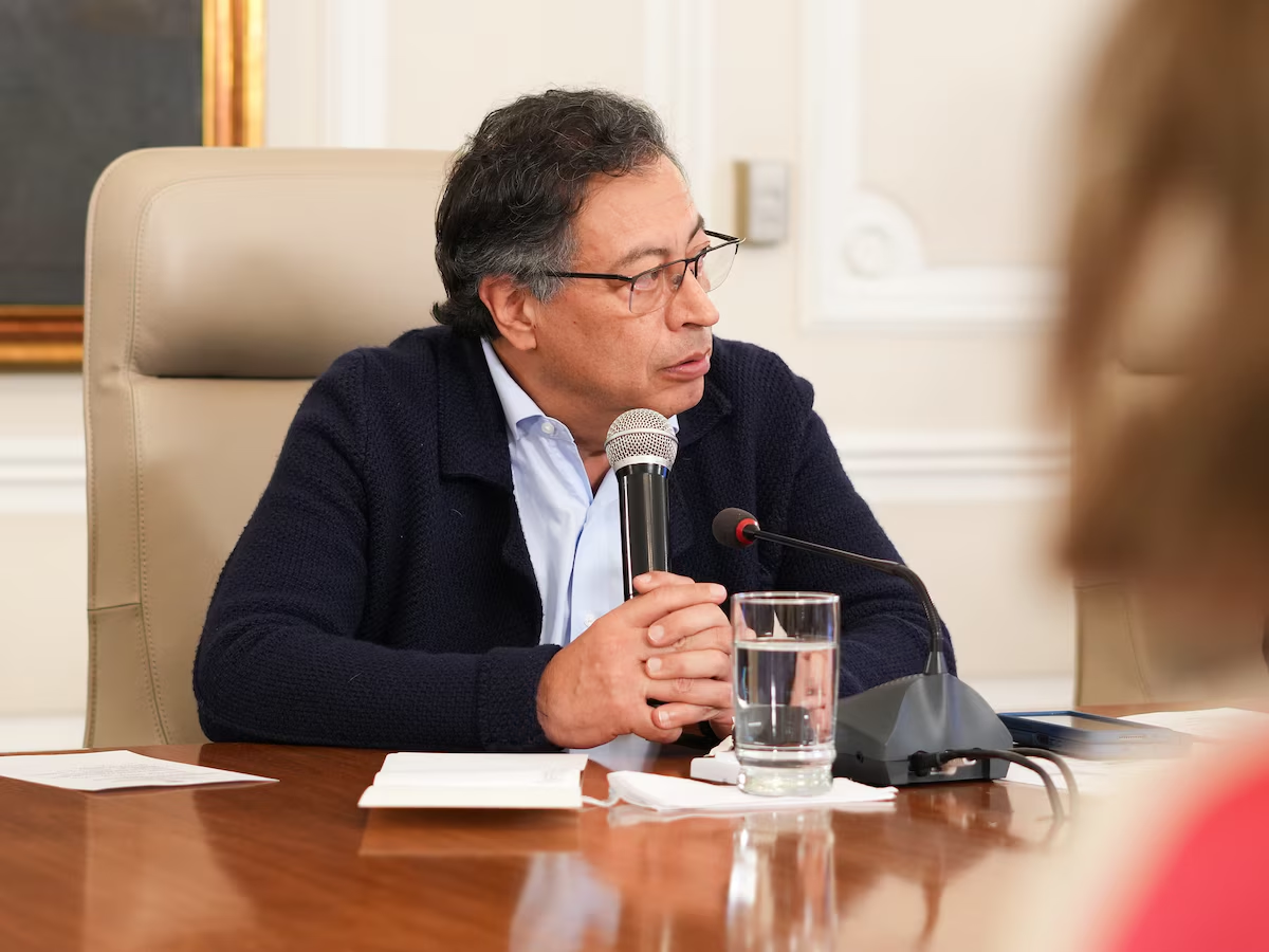 Petro denuncia que lo quieren involucrar en el escándalo de ‘Papá Pitufo’ y señala a la Fiscalía