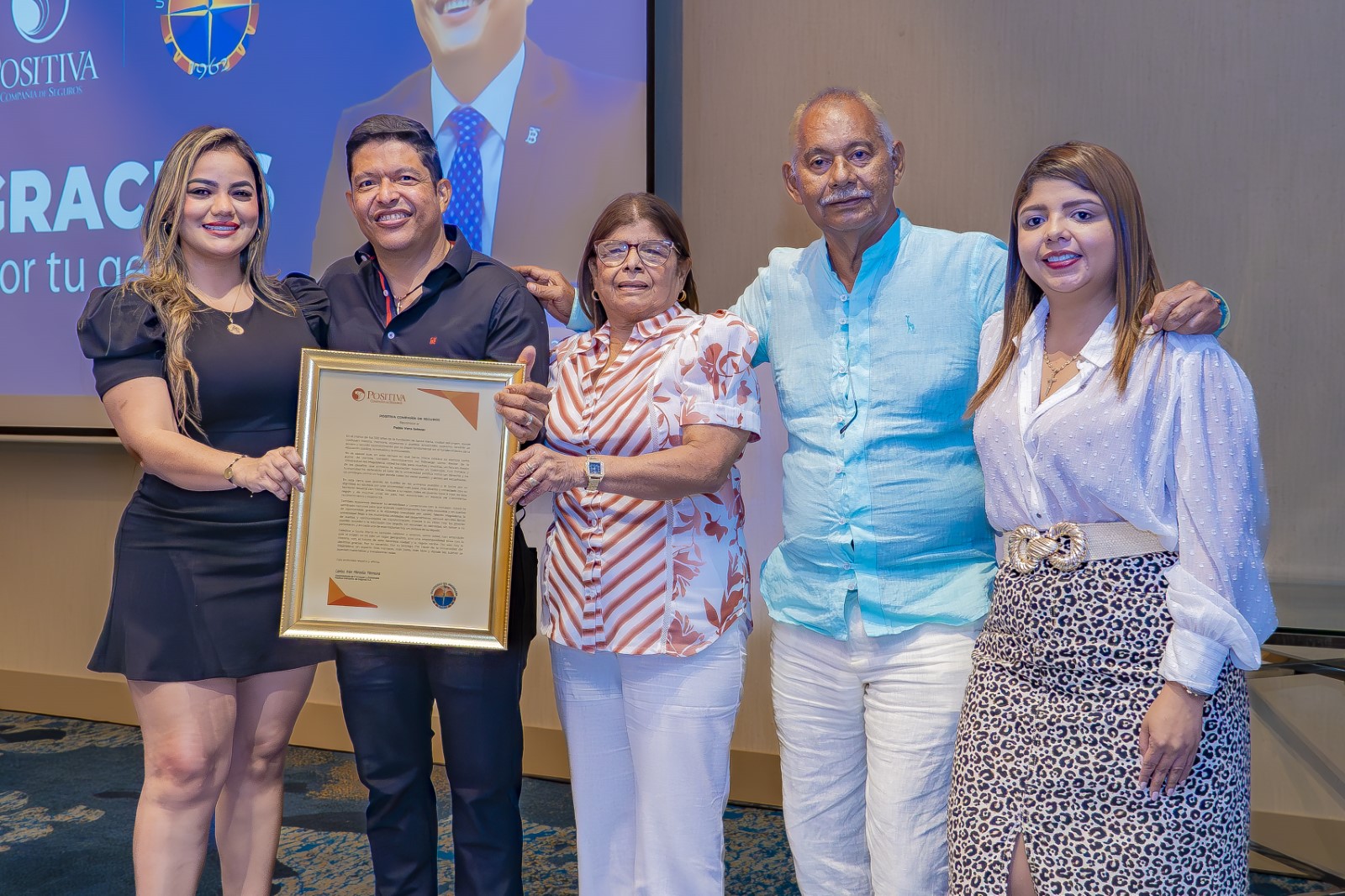 Rector Pablo Vera Salazar recibe reconocimiento por fortalecer la educación pública