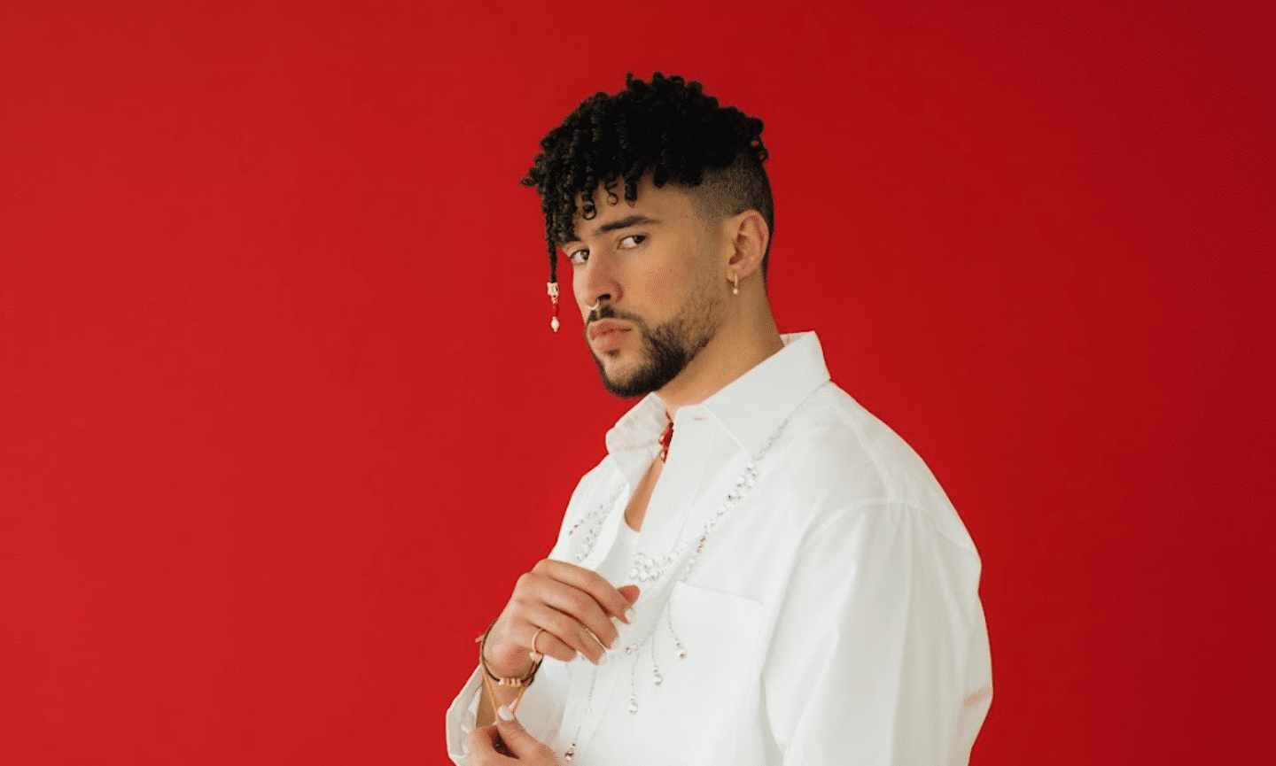 Bad Bunny aterriza en Medellín en un jet privado de alta gama antes de sus conciertos