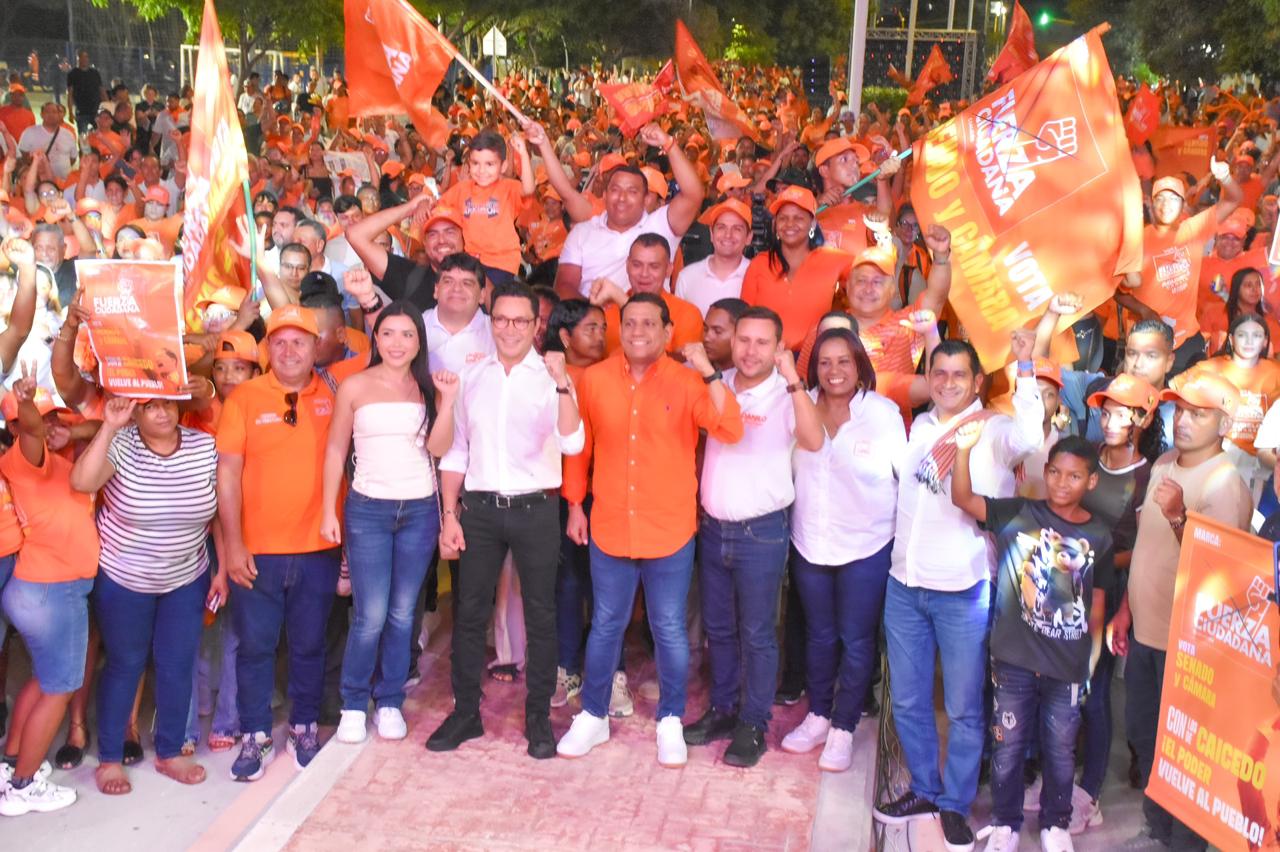 ¡Apoteósico y multitudinario cierre de campaña en Santa Marta. Se confirma que a Fuerza Ciudadana no la frena nadie!