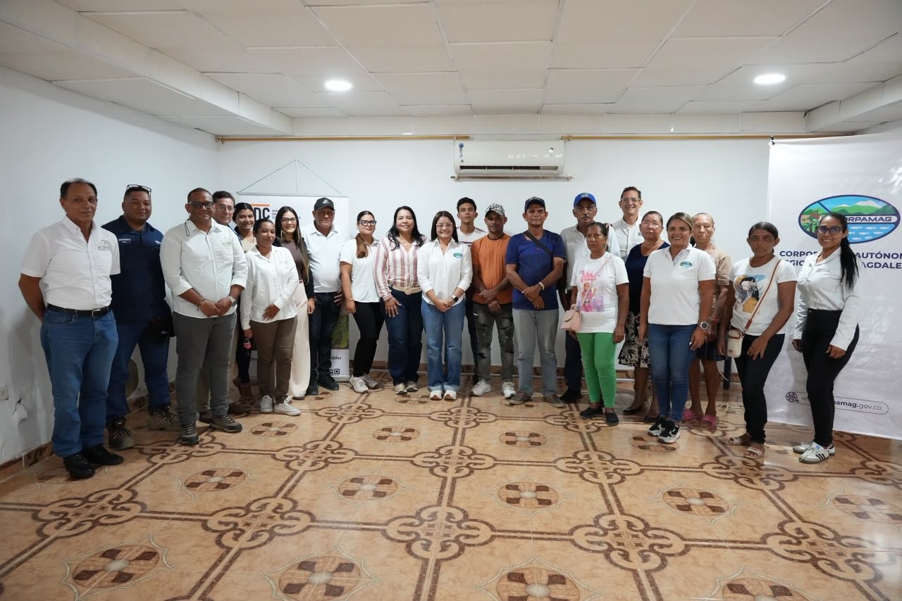 CORPAMAG SOCIALIZA EN EL PIÑÒN OBRAS EN LOS CAÑOS CLARÍN NUEVO, SCHILLER, CIEGO Y RENEGADO PARA LA RECUPERACIÓN DE LA CIÉNAGA GRANDE DE SANTA MARTA