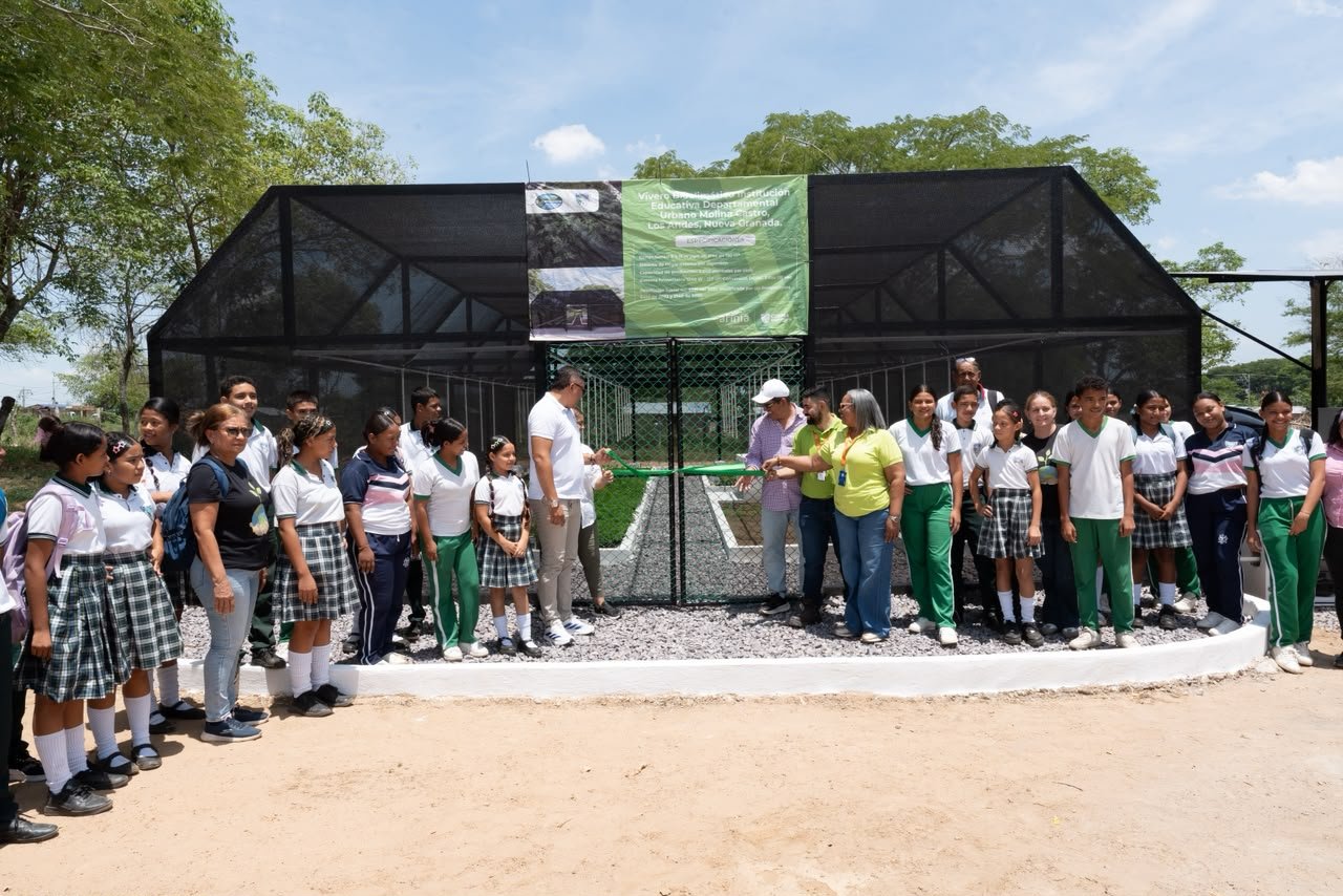 CORPAMAG ENTREGA VIVERO BIOCLIMÁTICO A INSTITUCIÓN EDUCATIVA DE NUEVA GRANADA PARA LA REFORESTACIÓN Y LA EDUCACIÒN AMBIENTAL.